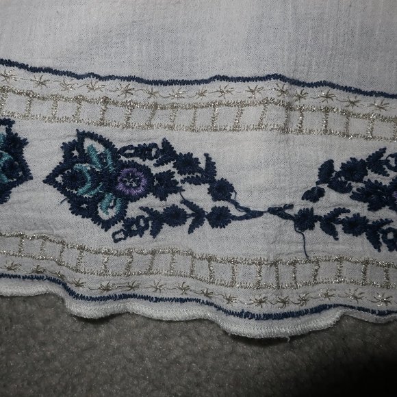 Embroidered Top - Picture 3 of 5